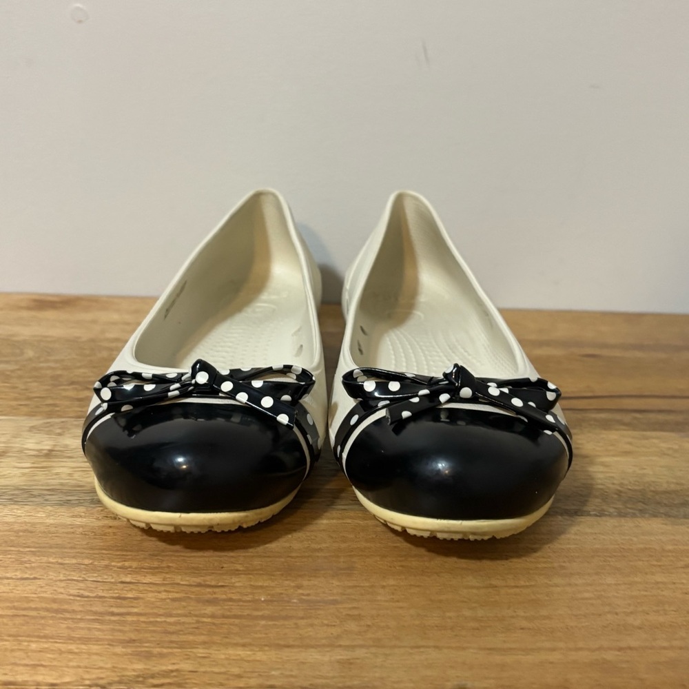 CROCS White and Black Ballet Flats with Polka Dot Bow - Picture 2 of 14